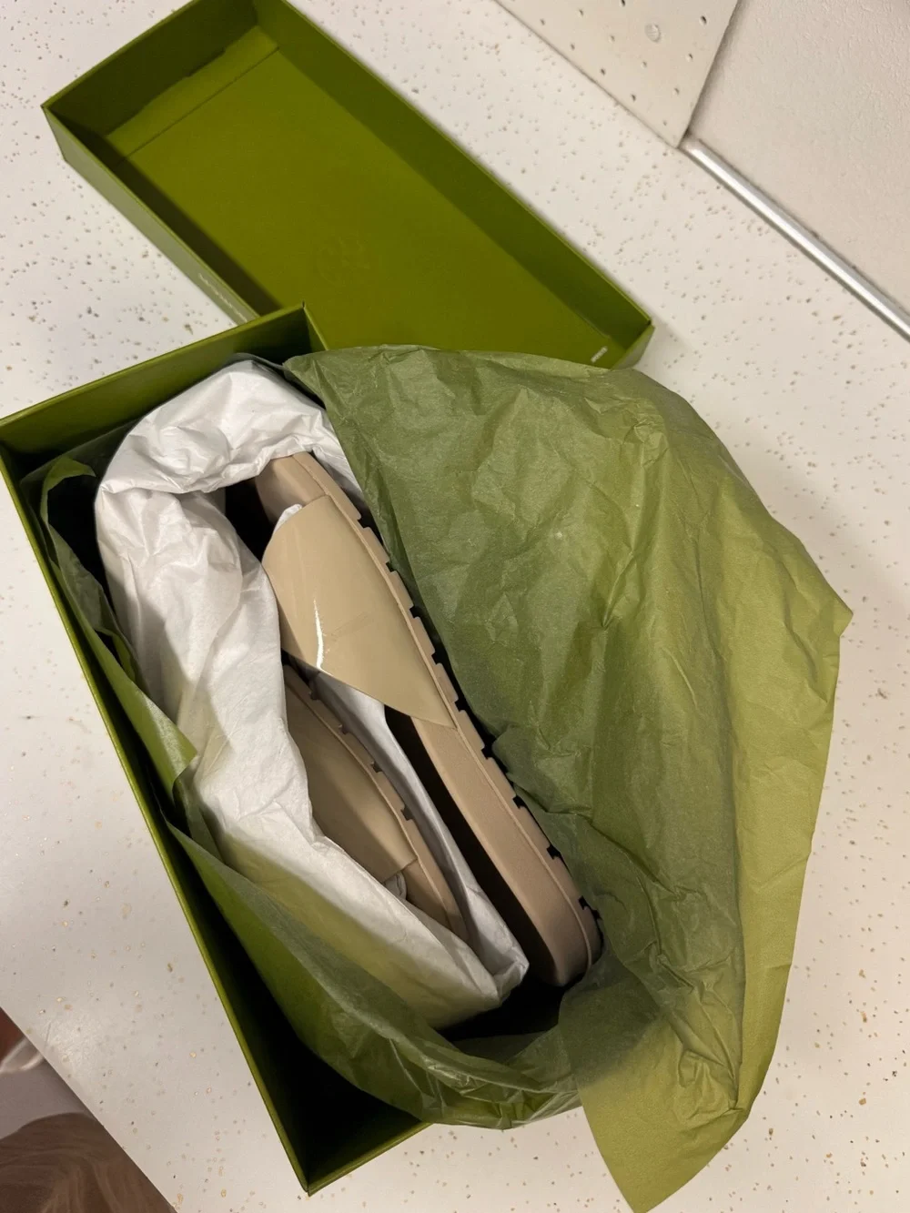 Tory Burch Mellow Buckle Stone Grey Patent Slide with Logo Buckle Size 9